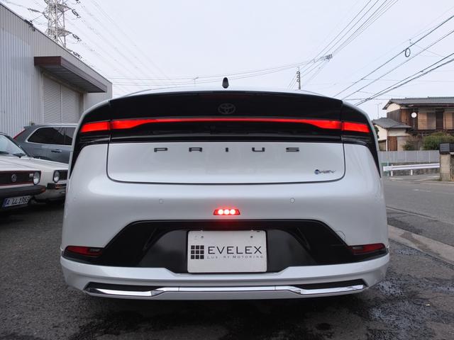 プリウス Ｚ　モデリスタエアロ　ガラスルーフ　純正ナビ　デジタルインナーミラー　全周囲カメラ　ブラックレザーシート　シートエアコンヒーター　ハンドルヒーター　ＥＴＣ２．０　保証書　取説　整備手帳　スペアキー（5枚目）