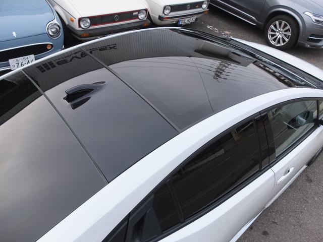 プリウス Ｚ　モデリスタエアロ　ガラスルーフ　純正ナビ　デジタルインナーミラー　全周囲カメラ　ブラックレザーシート　シートエアコンヒーター　ハンドルヒーター　ＥＴＣ２．０　保証書　取説　整備手帳　スペアキー（6枚目）