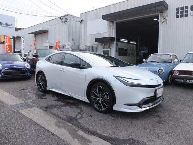 プリウス Ｚ　モデリスタエアロ　ガラスルーフ　純正ナビ　デジタルインナーミラー　全周囲カメラ　ブラックレザーシート　シートエアコンヒーター　ハンドルヒーター　ＥＴＣ２．０　保証書　取説　整備手帳　スペアキー（8枚目）