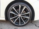 純正アルミホイールを装備しております。タイヤは４本共にピレリ製で残溝も約８分御座います。