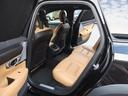 ゆったりとした後部座席も綺麗な状態です。シートヒーター機能も御座います。