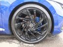 純正20インチアルミホイール装備車です。タイヤは4本共にピレリ製で残溝も約7分御座います。
