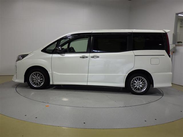 ノア ハイブリッドＳｉ　ダブルバイビーＩＩＩ　フルセグ　メモリーナビ　ＤＶＤ再生　後席モニター　バックカメラ　衝突被害軽減システム　ＥＴＣ　ドラレコ　両側電動スライド　ＬＥＤヘッドランプ　乗車定員７人　３列シート　ワンオーナー　フルエアロ　ＣＤ（2枚目）