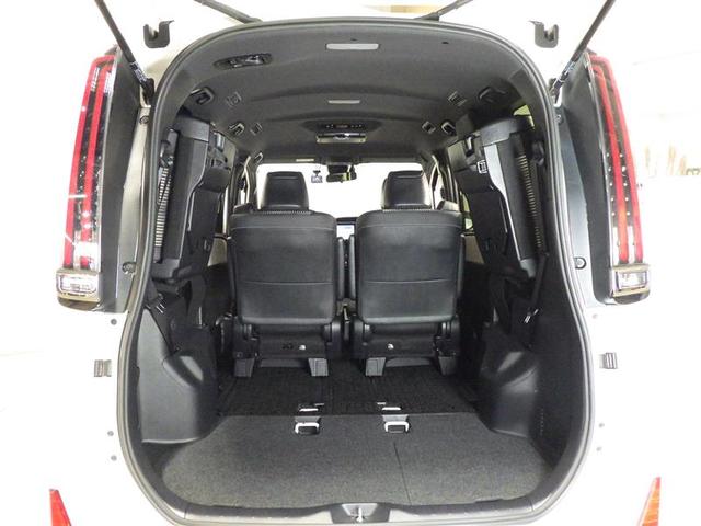 ノア ハイブリッドＳｉ　ダブルバイビーＩＩＩ　フルセグ　メモリーナビ　ＤＶＤ再生　後席モニター　バックカメラ　衝突被害軽減システム　ＥＴＣ　ドラレコ　両側電動スライド　ＬＥＤヘッドランプ　乗車定員７人　３列シート　ワンオーナー　フルエアロ　ＣＤ（30枚目）