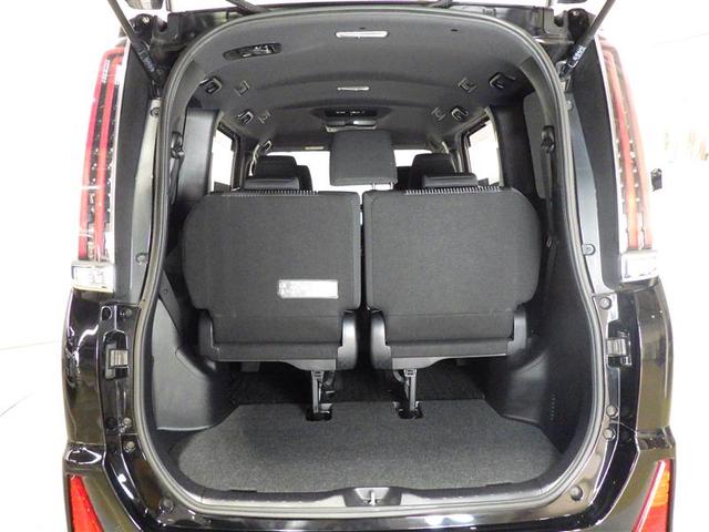 ノア Ｓｉ　フルセグ　メモリーナビ　ＤＶＤ再生　後席モニター　バックカメラ　衝突被害軽減システム　ＥＴＣ　電動スライドドア　ＬＥＤヘッドランプ　ウオークスルー　乗車定員７人　３列シート　ワンオーナー　フルエアロ（28枚目）