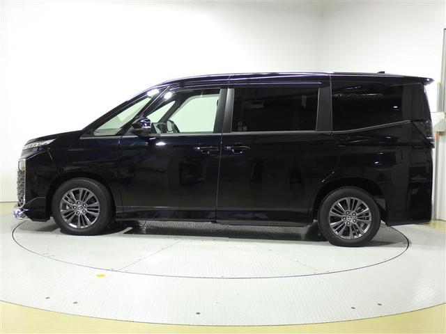 ヴォクシー Ｓ－Ｇ　タイプ１　フルセグ　メモリーナビ　ＤＶＤ再生　ミュージックプレイヤー接続可　バックカメラ　衝突被害軽減システム　ＥＴＣ　両側電動スライド　ＬＥＤヘッドランプ　乗車定員７人　３列シート　ワンオーナー　盗難防止装置（2枚目）