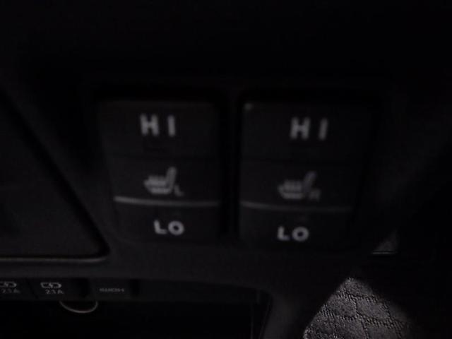 ノア ＳＩ　フルセグ　メモリーナビ　ＤＶＤ再生　後席モニター　バックカメラ　衝突被害軽減システム　ＥＴＣ　両側電動スライド　ＬＥＤヘッドランプ　乗車定員７人　３列シート　フルエアロ　盗難防止装置　アルミホイール（15枚目）