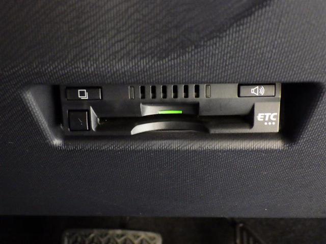 アクア Ｓスタイルブラック　フルセグ　メモリーナビ　ＤＶＤ再生　バックカメラ　衝突被害軽減システム　ＥＴＣ　ＬＥＤヘッドランプ　盗難防止装置　ＣＤ　スマートキー　フル装備　エアバッグ　横滑り防止機能　ハイブリッド（19枚目）