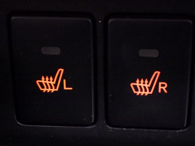 ルーミー カスタムＧ　Ｓ　フルセグ　メモリーナビ　ＤＶＤ再生　バックカメラ　衝突被害軽減システム　ＥＴＣ　両側電動スライド　ＬＥＤヘッドランプ　ウオークスルー　アイドリングストップ　盗難防止装置　アルミホイール　ＣＤ　フル装備（14枚目）