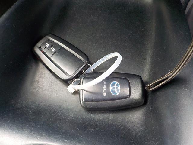 プリウス Ｓツーリングセレクション　モデリスタエアロ・純正９型ナビ・フルセグＴＶ・バックモニター（20枚目）