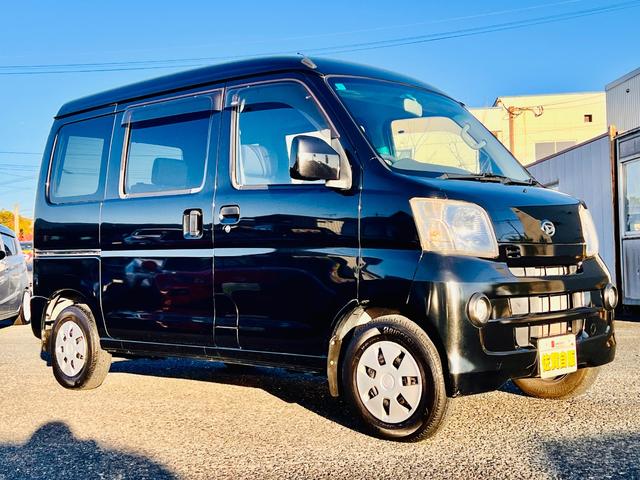 ハイゼットカーゴ クルーズ　走行２２９７２キロ・４ＷＤ・５速ミッション・ハイルーフ・社外ナビ・ＴＶ・バックカメラ・（3枚目）