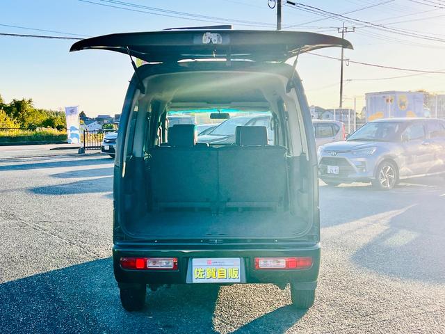 ハイゼットカーゴ クルーズ　走行２２９７２キロ・４ＷＤ・５速ミッション・ハイルーフ・社外ナビ・ＴＶ・バックカメラ・（9枚目）