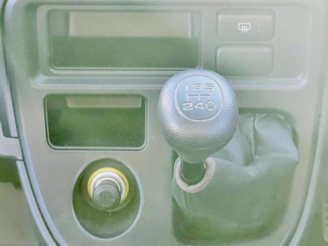 ハイゼットカーゴ クルーズ　走行２２９７２キロ・４ＷＤ・５速ミッション・ハイルーフ・社外ナビ・ＴＶ・バックカメラ・（21枚目）