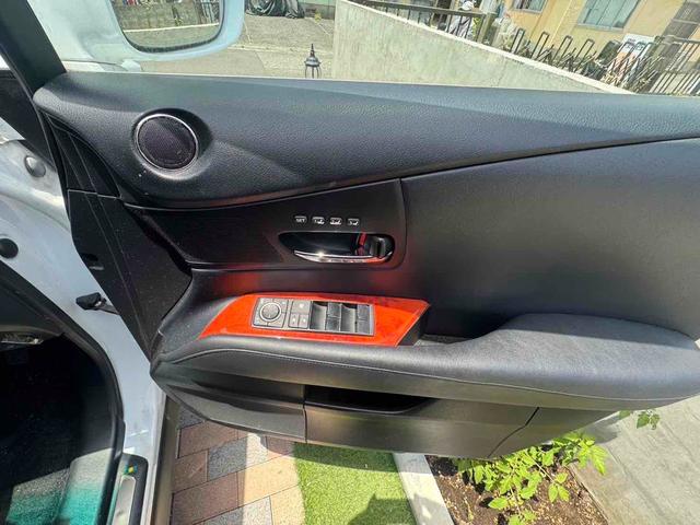 ＲＸ ＲＸ４５０ｈ　バージョンＬ　４ＷＤ　バックカメラ　クリアランスソナー　オートクルーズコントロール　パワーシート　ナビ　ＬＥＤヘッドランプ　電動リアゲート　アルミホイール　スマートキー　電動格納ミラー　１００Ｖ電源　ＣＶＴ（9枚目）