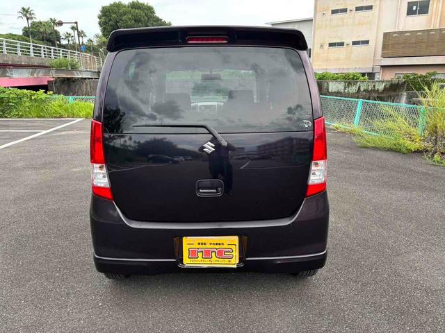 ワゴンＲ ＦＸリミテッドＩＩ　スマートキー　電動格納ミラー　ベンチシート　ＡＴ　盗難防止システム　ＣＤ　アルミホイール　衝突安全ボディ　エアコン　パワーステアリング　パワーウィンドウ（6枚目）
