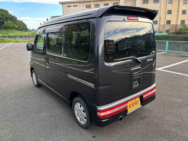 アトレーワゴン カスタムターボＲＳ　両側スライドドア　ＴＶ　ＨＩＤ　キーレスエントリー　電動格納ミラー　ベンチシート　ＡＴ　ＡＢＳ　ＣＤ　ＵＳＢ　ミュージックプレイヤー接続可　アルミホイール　衝突安全ボディ　エアコン　パワーステアリング（5枚目）