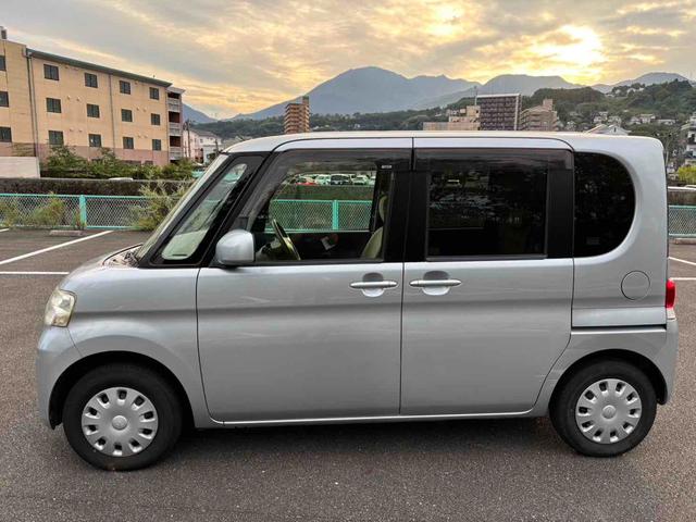 タント Ｘ　バックカメラ　スライドドア　ナビ　ＴＶ　スマートキー　ベンチシート　ＡＴ　盗難防止システム　ＡＢＳ　ＣＤ　衝突安全ボディ　エアコン　パワーステアリング　パワーウィンドウ　運転席エアバッグ（14枚目）