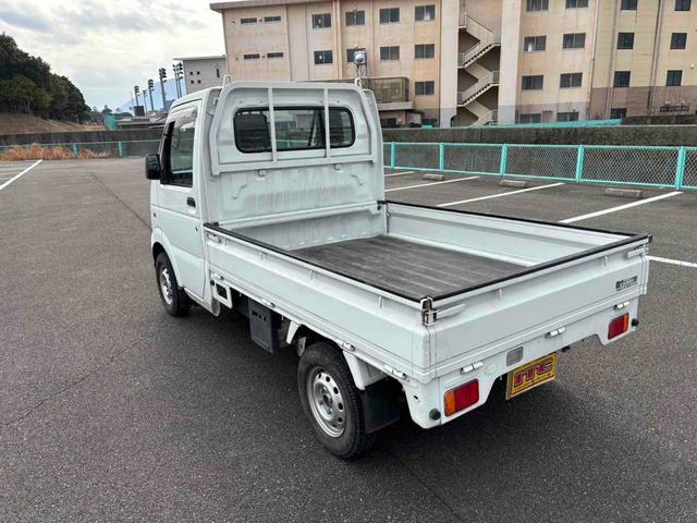 キャリイトラック ＫＣエアコン・パワステ　４ＷＤ　ＭＴ　ＴＶ　エアコン　パワーステアリング　ＣＤ　ＤＶＤ再生（5枚目）