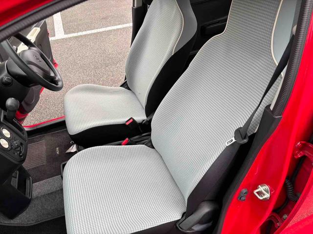 アルト Ｌ　ＥＴＣ　キーレスエントリー　アイドリングストップ　ＣＶＴ　盗難防止システム　ＡＢＳ　ＥＳＣ　ＣＤ　ミュージックプレイヤー接続可　衝突安全ボディ　エアコン　パワーステアリング　パワーウィンドウ（8枚目）