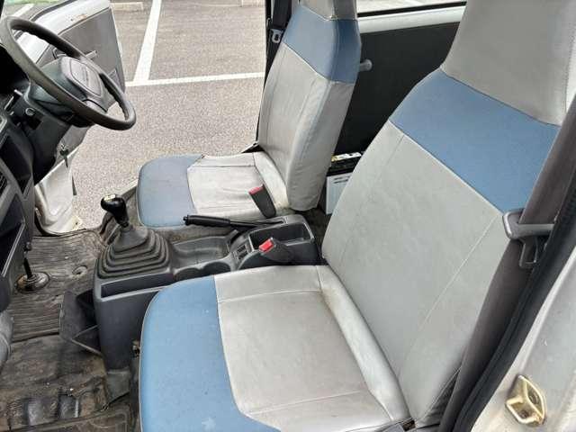 サンバーバン ＶＣ　４ＷＤ　ラジオ　エアコン　パワステ　運転席エアバッグ　両側スライドドア（11枚目）