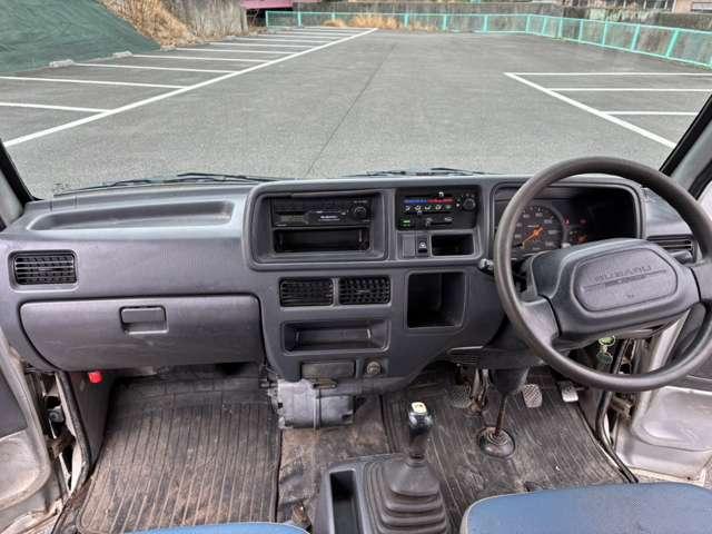 サンバーバン ＶＣ　４ＷＤ　ラジオ　エアコン　パワステ　運転席エアバッグ　両側スライドドア（15枚目）