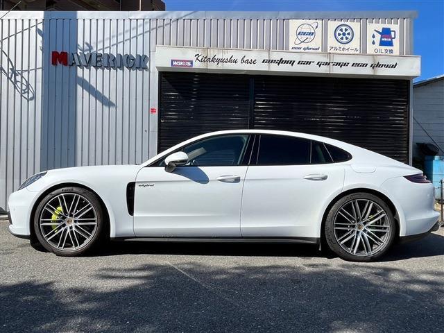 パナメーラ ４　Ｅ－ハイブリッド　２１アルミホイール　ワンオーナー　ドライブレコーダー　パワーシート　純正ナビ　バックカメラ　クリアランスソナー　レーンキープアシスト　クルーズコントロール　横滑り防止　アイドリングストップ　エアサス（3枚目）