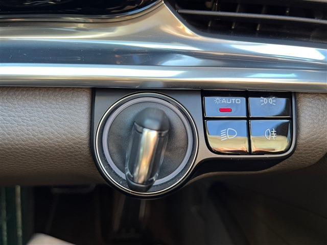 パナメーラ ４　Ｅ－ハイブリッド　２１アルミホイール　ワンオーナー　ドライブレコーダー　パワーシート　純正ナビ　バックカメラ　クリアランスソナー　レーンキープアシスト　クルーズコントロール　横滑り防止　アイドリングストップ　エアサス（17枚目）