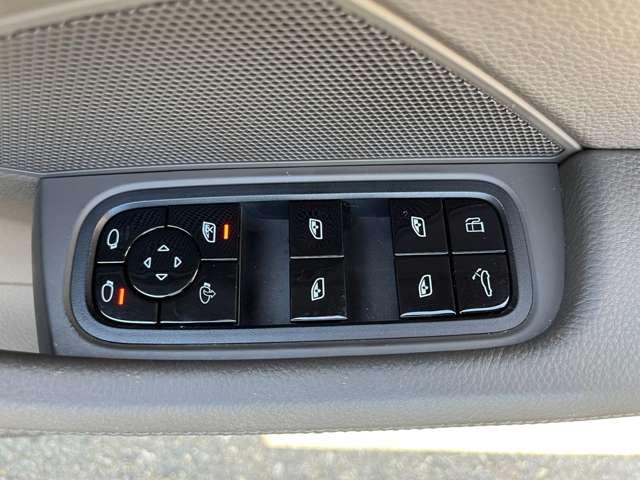 パナメーラ ４　Ｅ－ハイブリッド　２１アルミホイール　ワンオーナー　ドライブレコーダー　パワーシート　純正ナビ　バックカメラ　クリアランスソナー　レーンキープアシスト　クルーズコントロール　横滑り防止　アイドリングストップ　エアサス（22枚目）