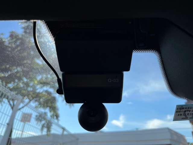 パナメーラ ４　Ｅ－ハイブリッド　２１アルミホイール　ワンオーナー　ドライブレコーダー　パワーシート　純正ナビ　バックカメラ　クリアランスソナー　レーンキープアシスト　クルーズコントロール　横滑り防止　アイドリングストップ　エアサス（23枚目）