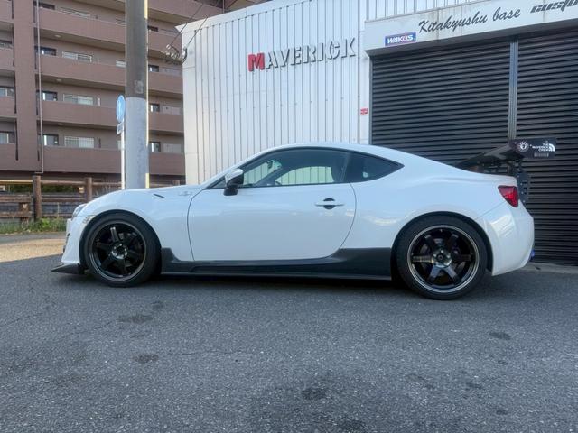 ８６ ＧＴリミテッド　レイズＴＥ３７トヨシマカーボンボンネットユーラスエアロパンデムウイング零戦チャンバートエキマニＡＰＥＸマフラーＤＩＸＣＥＬローターＤＥＦＩメーター３連クスコタワーバーナビ（4枚目）