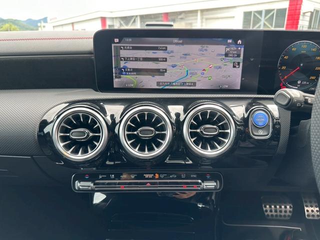 ＣＬＡクラス シューティングブレーク ＣＬＡ２００ｄ　シューティングブレーク　ＡＭＧラインＤターボパノラマルーフレザーシート純正ナビ　全方位カメラパナメリカーナグリル電動テールゲート電動フロントシートシートヒータドライブレコーダ（15枚目）