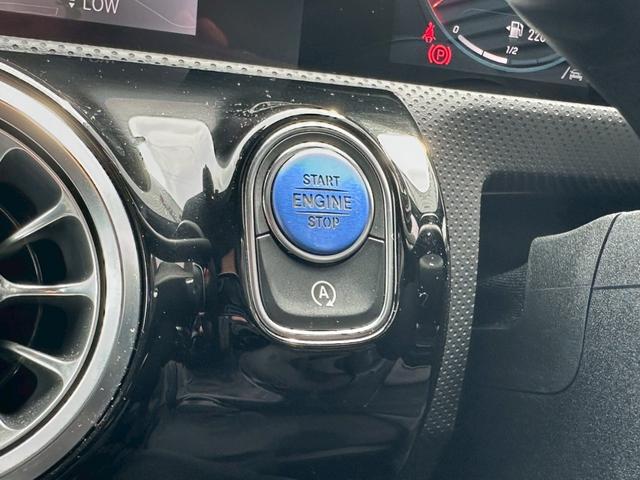 ＣＬＡクラス シューティングブレーク ＣＬＡ２００ｄ　シューティングブレーク　ＡＭＧラインＤターボパノラマルーフレザーシート純正ナビ　全方位カメラパナメリカーナグリル電動テールゲート電動フロントシートシートヒータドライブレコーダ（18枚目）