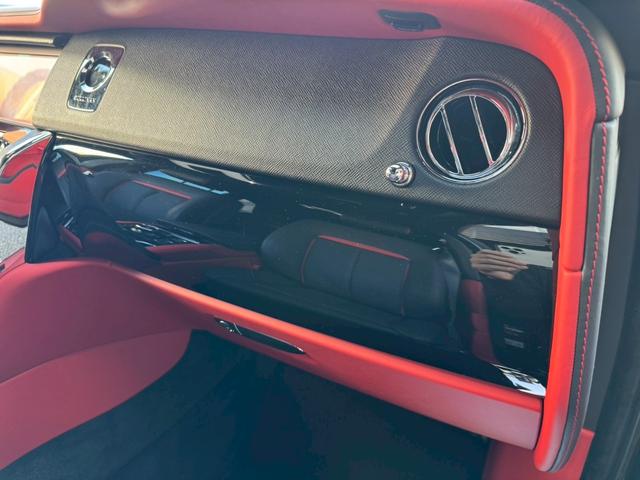 カリナン ベースグレード スターライトヘッドライナー22インチホイールステンレススチールPKGSOEエンブレム(17枚目)