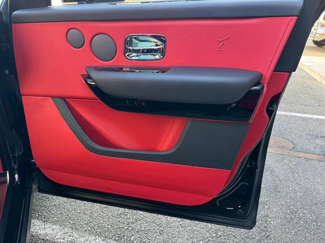 カリナン ベースグレード スターライトヘッドライナー22インチホイールステンレススチールPKGSOEエンブレム(27枚目)