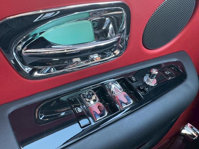 カリナン ベースグレード スターライトヘッドライナー22インチホイールステンレススチールPKGSOEエンブレム(29枚目)