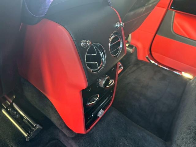 カリナン ベースグレード スターライトヘッドライナー22インチホイールステンレススチールPKGSOEエンブレム(34枚目)