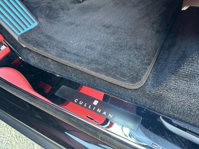 カリナン ベースグレード スターライトヘッドライナー22インチホイールステンレススチールPKGSOEエンブレム(36枚目)