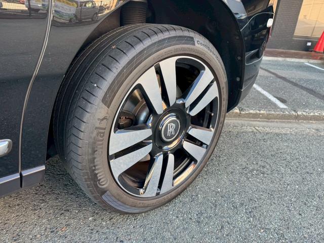 カリナン ベースグレード スターライトヘッドライナー22インチホイールステンレススチールPKGSOEエンブレム(44枚目)