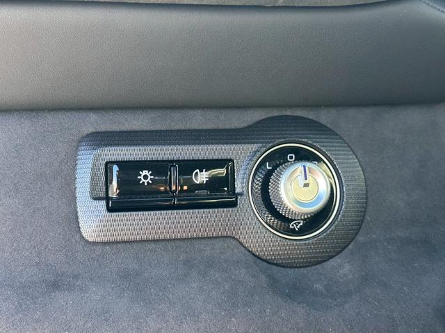 ＭＣ２０ ベースグレード　エクステリアカーボンファイバーＰＫＧマッドフィニッシュエキゾーストカーボンＦＲスプリッターＲＲデュヒューザーカーボンファイバードアシルカーボンインテリアルーフエンジンカバーリアスポイラーリフターＬＳＤ（21枚目）