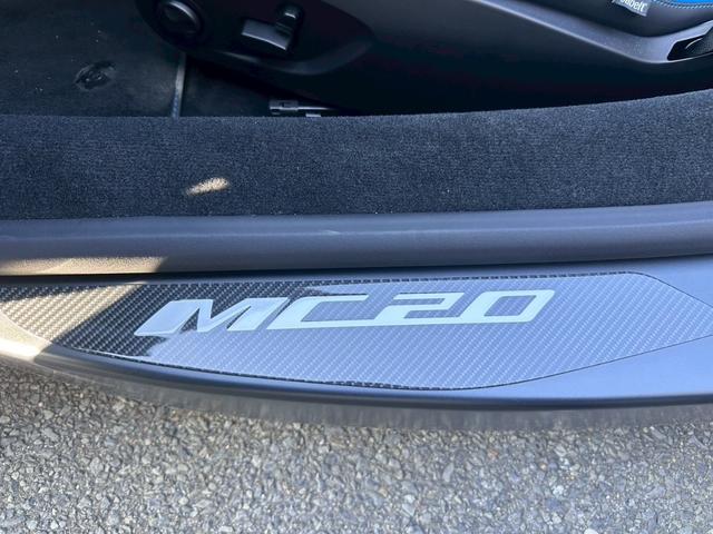 ＭＣ２０ ベースグレード　エクステリアカーボンファイバーＰＫＧマッドフィニッシュエキゾーストカーボンＦＲスプリッターＲＲデュヒューザーカーボンファイバードアシルカーボンインテリアルーフエンジンカバーリアスポイラーリフターＬＳＤ（24枚目）