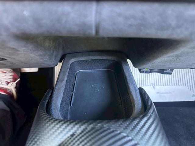 ＭＣ２０ ベースグレード　エクステリアカーボンファイバーＰＫＧマッドフィニッシュエキゾーストカーボンＦＲスプリッターＲＲデュヒューザーカーボンファイバードアシルカーボンインテリアルーフエンジンカバーリアスポイラーリフターＬＳＤ（26枚目）