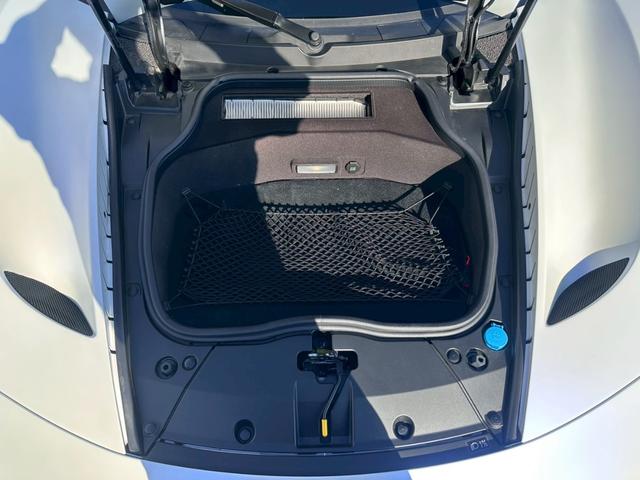 ＭＣ２０ ベースグレード　エクステリアカーボンファイバーＰＫＧマッドフィニッシュエキゾーストカーボンＦＲスプリッターＲＲデュヒューザーカーボンファイバードアシルカーボンインテリアルーフエンジンカバーリアスポイラーリフターＬＳＤ（50枚目）