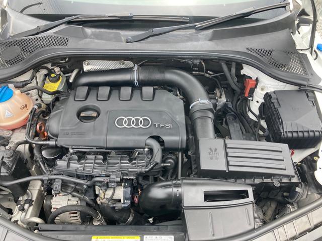 ＴＴクーペ ２．０ＴＦＳＩ　期間限定　決算セール！　２．０ＴＦＳＩ　Ｓライン　社外１９ＡＷ　後期型　社外ＬＥＤライト　ハーフレザー　純正リアウィング　車検令和８年６月　フロントタイヤ２本新品（10枚目）