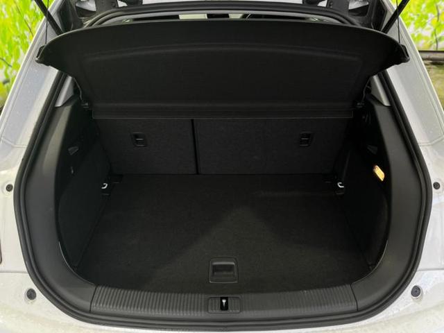 1.0TFSI 駆動FF MTモード付き AW純正 ヘッドランプHID アイドリングストップ 修復歴無 オートライト 禁煙車 ユーザー買取車 エアバッグ運転席 エアバッグ助手席 エアバッグサイド 横滑り防止装置(8枚目)