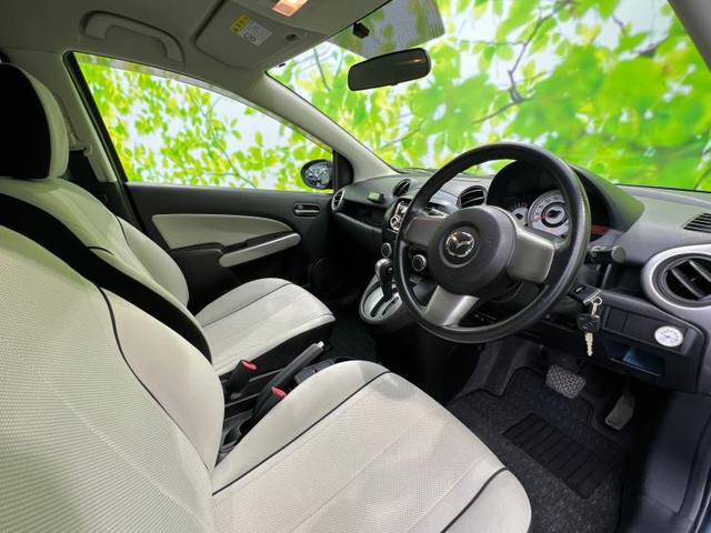 13C-V HIDエディション ETC/EBD付ABS/エアバッグ 運転席/エアバッグ 助手席/衝突安全ボディ/パワーウインドウ/キーレスエントリー/オートエアコン/パワーステアリング/ワンオーナー/定期点検記録簿/ユーザー買取車(5枚目)