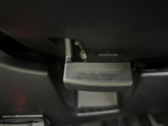 13C-V HIDエディション ETC/EBD付ABS/エアバッグ 運転席/エアバッグ 助手席/衝突安全ボディ/パワーウインドウ/キーレスエントリー/オートエアコン/パワーステアリング/ワンオーナー/定期点検記録簿/ユーザー買取車(12枚目)
