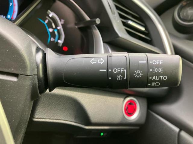 シビック ヒョウジュン 保証書/社外 SDナビ/ホンダセンシング/シートヒーター 前席/シート 合皮/ヘッドランプ LED/ETC/EBD付ABS/横滑り防止装置/アイドリングストップ/バックモニター/フルセグTV(16枚目)