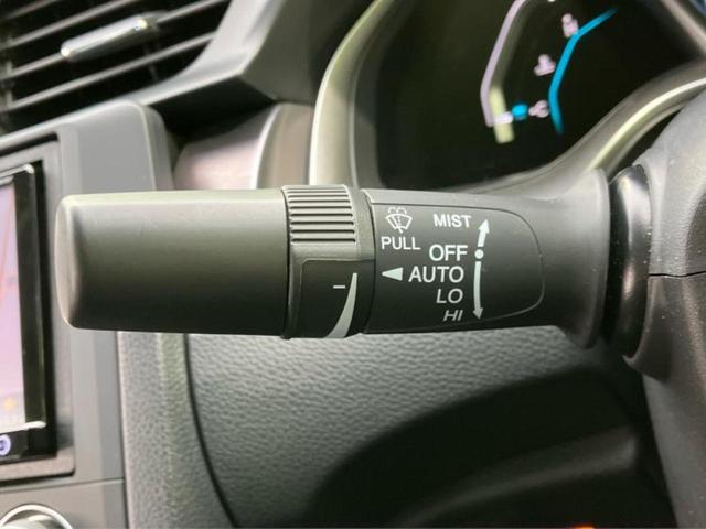 シビック ヒョウジュン 保証書/社外 SDナビ/ホンダセンシング/シートヒーター 前席/シート 合皮/ヘッドランプ LED/ETC/EBD付ABS/横滑り防止装置/アイドリングストップ/バックモニター/フルセグTV(17枚目)