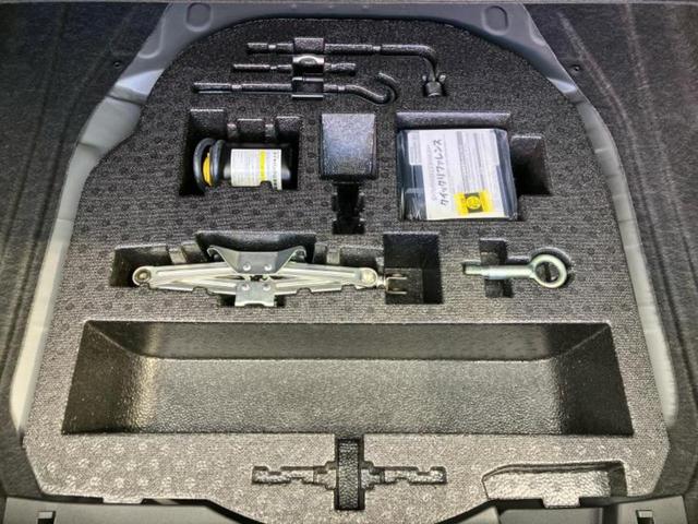 シビック ヒョウジュン 保証書/社外 SDナビ/ホンダセンシング/シートヒーター 前席/シート 合皮/ヘッドランプ LED/ETC/EBD付ABS/横滑り防止装置/アイドリングストップ/バックモニター/フルセグTV(24枚目)