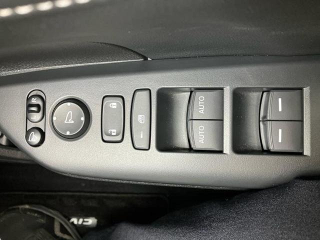 シビック ヒョウジュン 保証書/社外 SDナビ/ホンダセンシング/シートヒーター 前席/シート 合皮/ヘッドランプ LED/ETC/EBD付ABS/横滑り防止装置/アイドリングストップ/バックモニター/フルセグTV(29枚目)